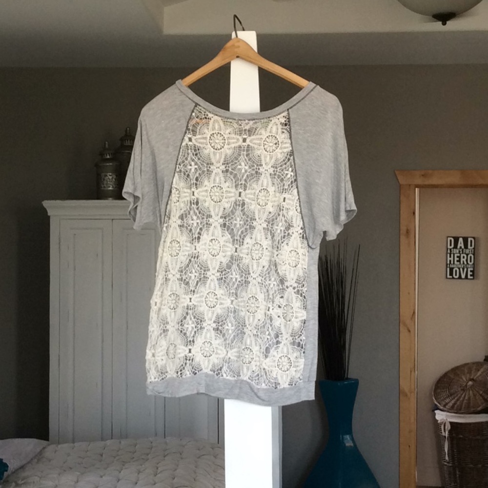 Women’s Jolt lace top!